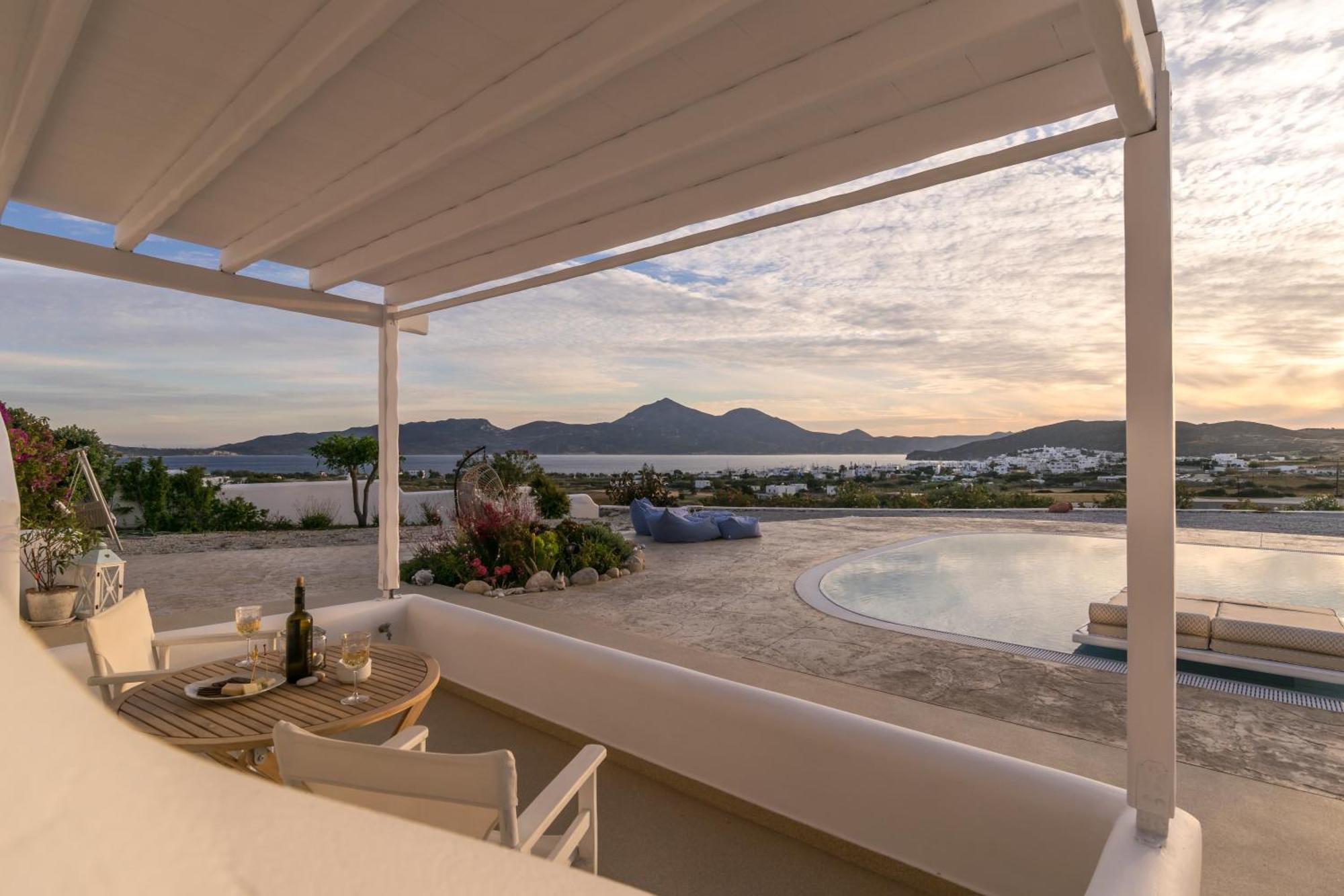 Blu Suites And Studios Adamantas  Buitenkant foto