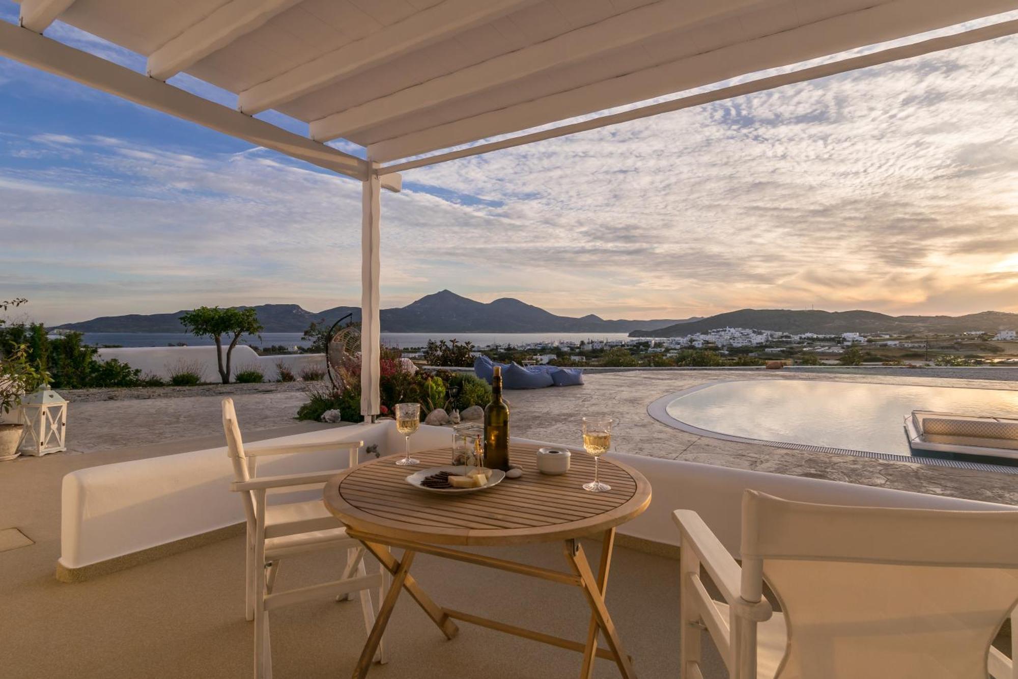 Blu Suites And Studios Adamantas  Buitenkant foto
